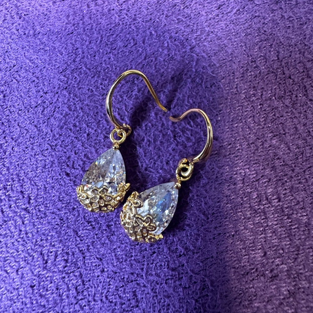 Elegant Gold and White Crystal Teardrop Earrings